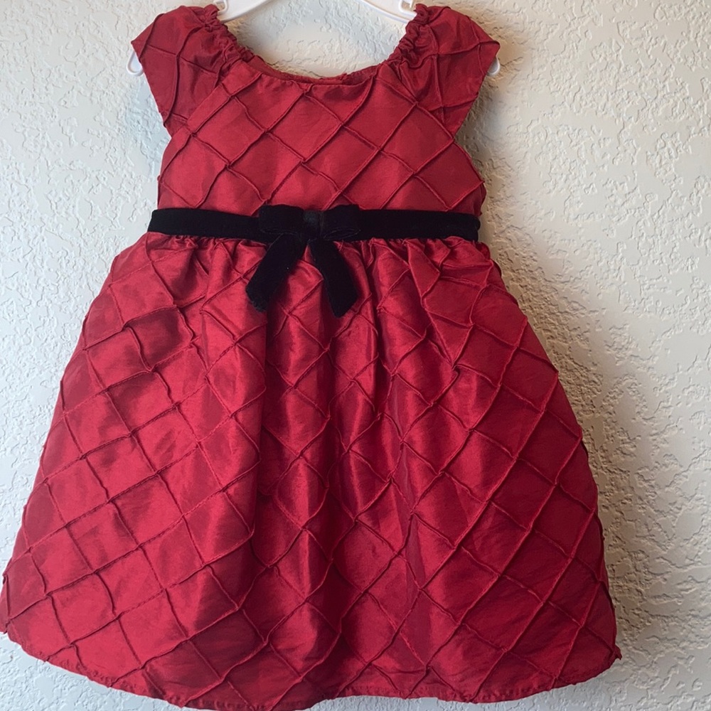 Youngland Red Raised Diagonal Design with Black Velour Tie Cap Sleeve Dress C26